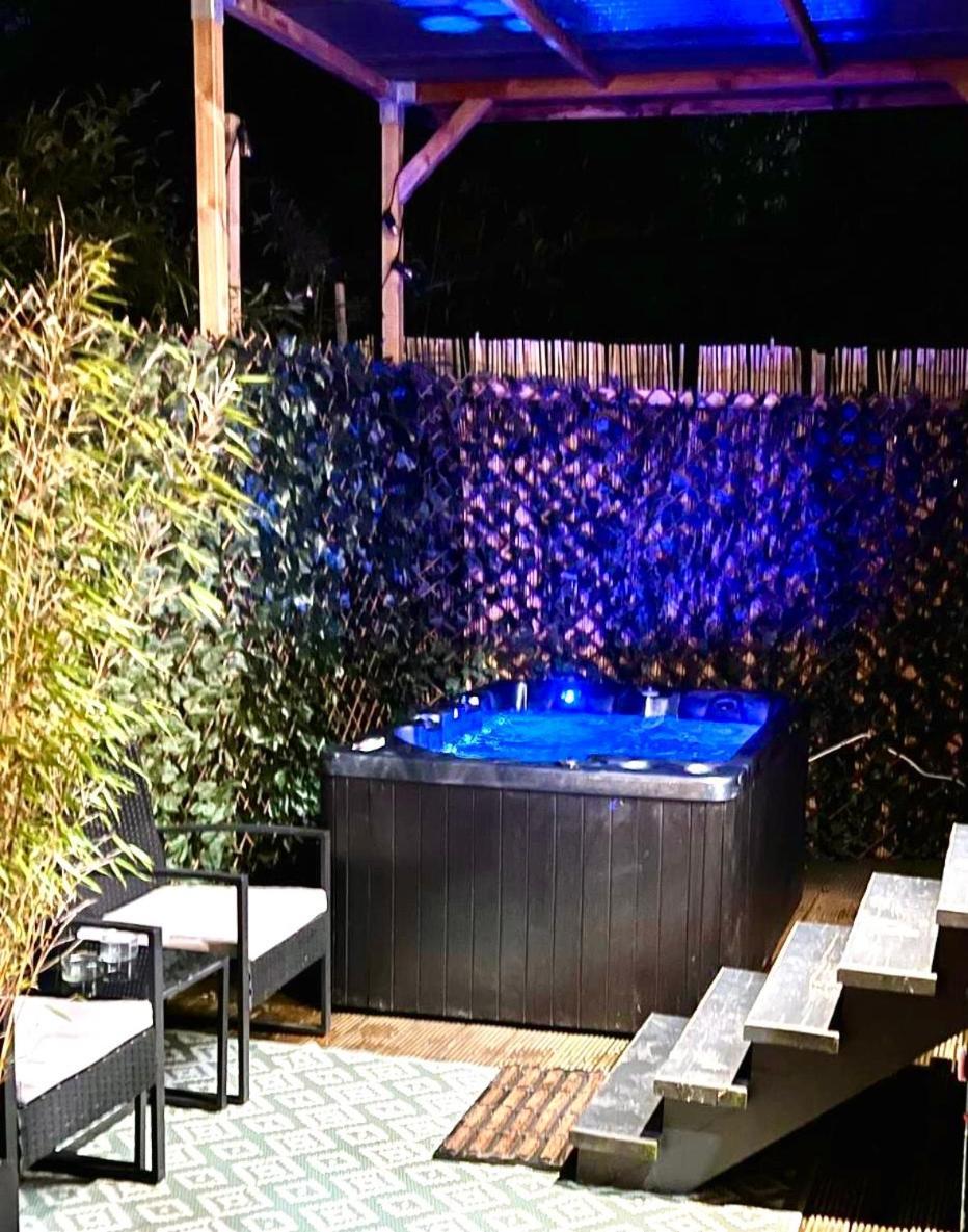 Tiny House With Garden And Jacuzzi Near Amsterdam Villa Vijfhuizen Ngoại thất bức ảnh